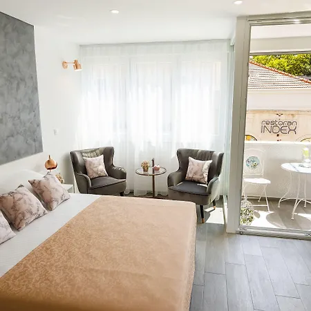 Rose Gold & With Balcony 4*