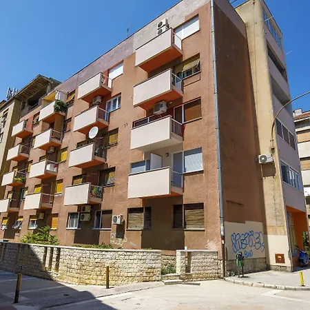 Rose Gold & With Balcony Πανσιόν 4*