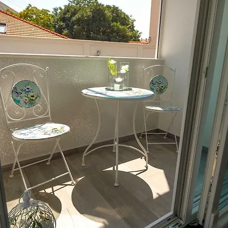 Rose Gold & With Balcony Πανσιόν 4*