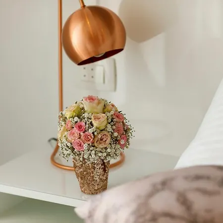 Rose Gold & With Balcony 4* Σπλιτ