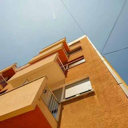 Πανσιόν Rose Gold & With Balcony Σπλιτ