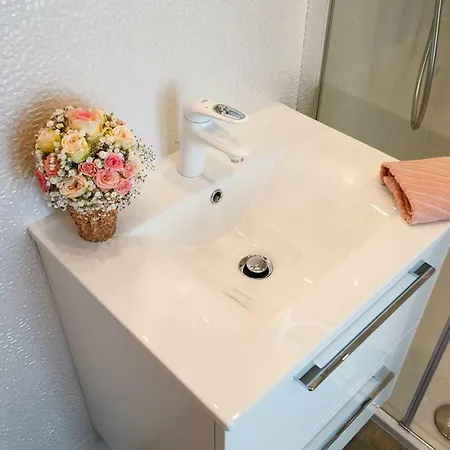 Πανσιόν Rose Gold & With Balcony Σπλιτ