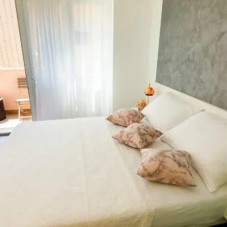 Πανσιόν Rose Gold & With Balcony Σπλιτ