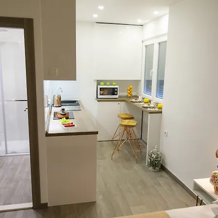 Rose Gold & With Balcony 4*