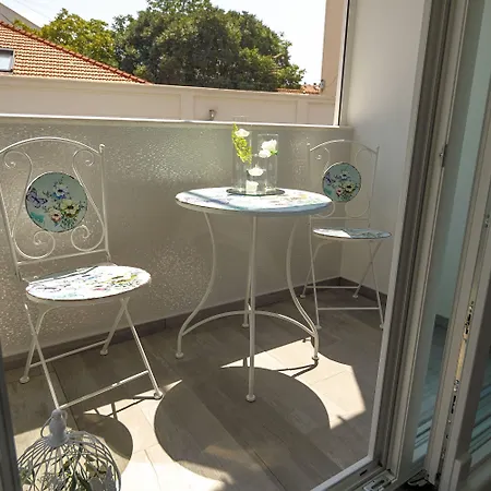 Rose Gold & With Balcony