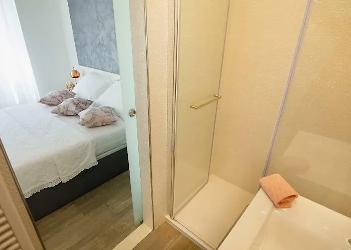 Rose Gold & With Balcony 4* Split