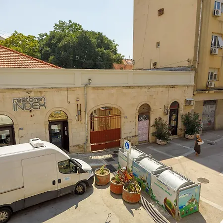 Rose Gold & With Balcony Gæstehus Split