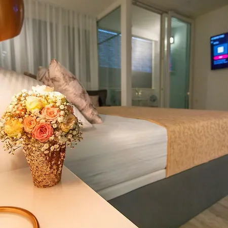 Gæstehus Rose Gold & With Balcony