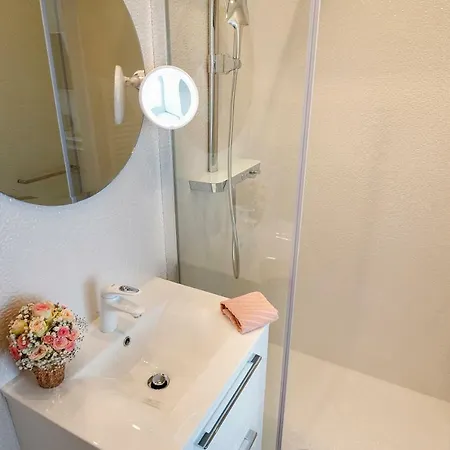 Rose Gold & With Balcony Gæstehus