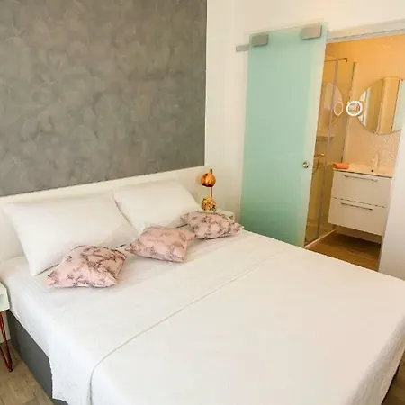 Gasthof Rose Gold & With Balcony 3*