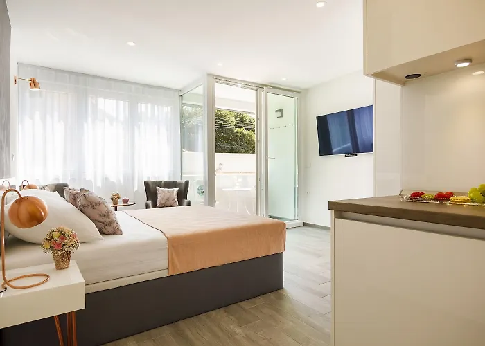 Rose Gold & With Balcony 4*