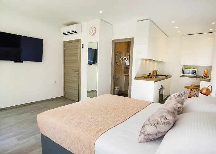 Rose Gold & With Balcony 4* Split