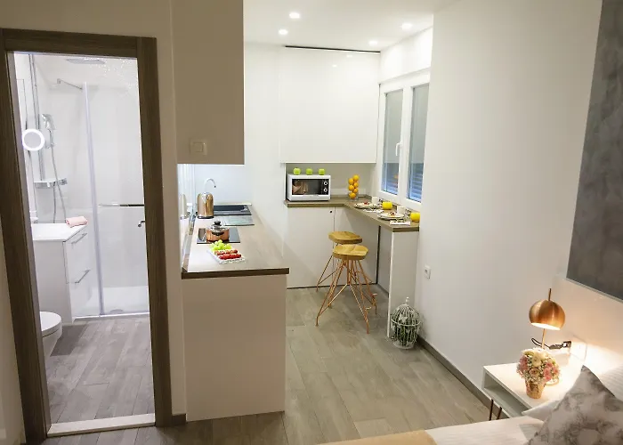 Rose Gold & With Balcony 4*