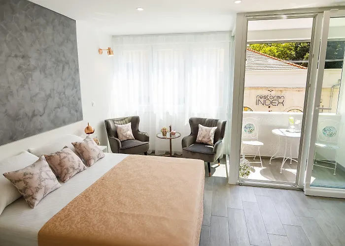 Rose Gold & With Balcony 4*