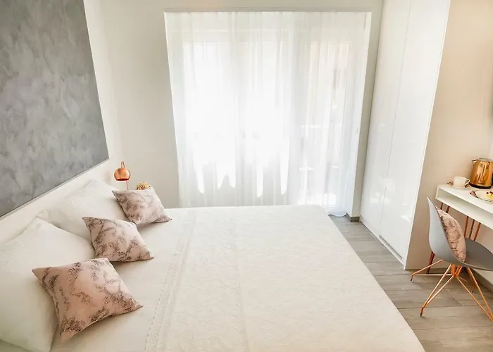 Rose Gold & With Balcony 4* Split