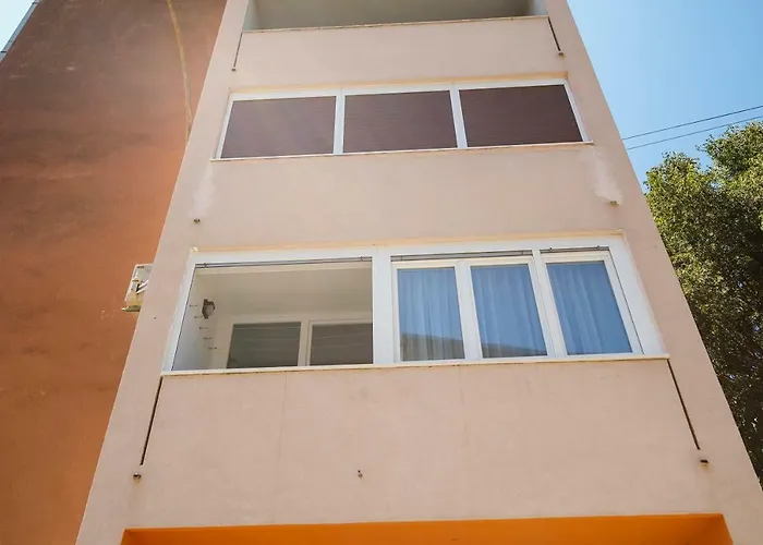 Rose Gold & With Balcony