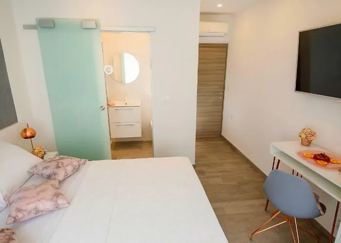 Rose Gold & With Balcony Gostinjska kuća Split